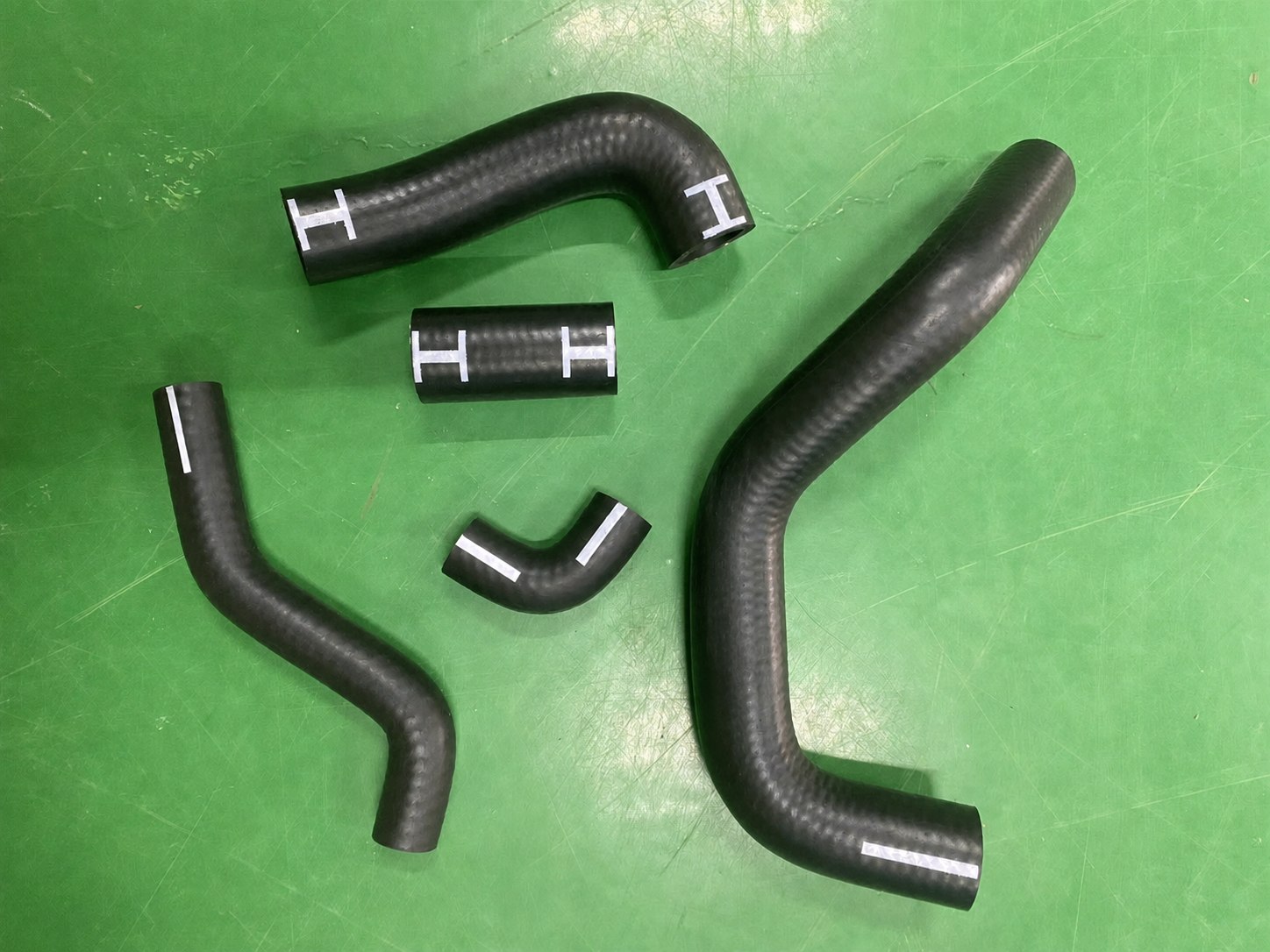 Hunthose custom formed rubber hose samples
